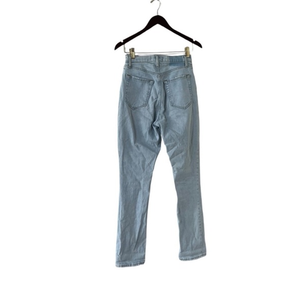 ABERCROMBIE & FITCH The 90’s Slim Ultra High Rise Curve Straight Denim Jeans - Picture 6 of 7